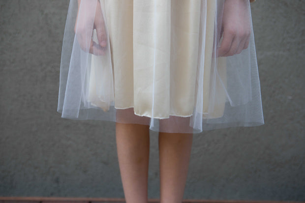 שמלה לילדה ולרי טול לבן שרוול ארוך